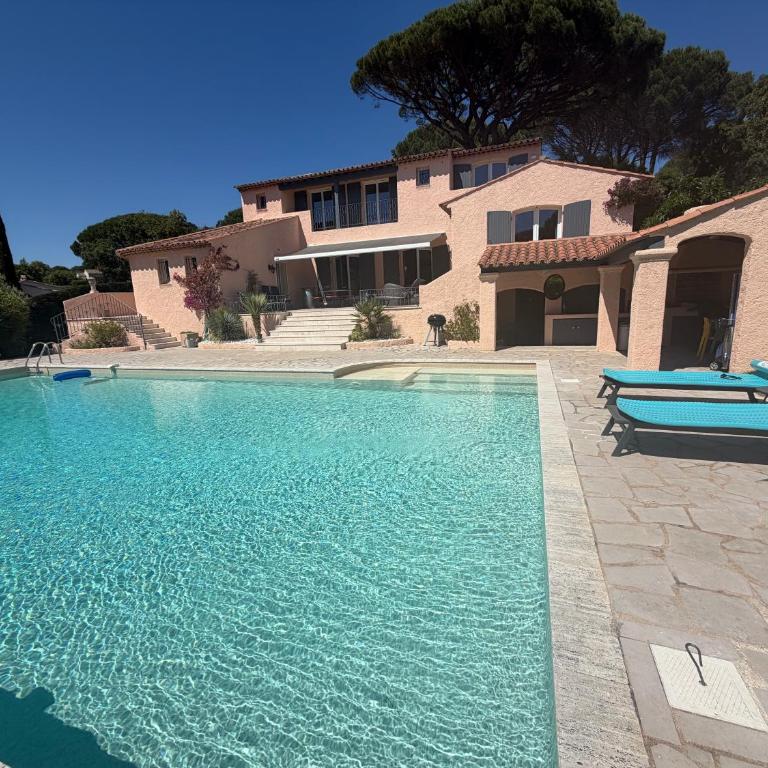 Villa climatisée avec grande piscine - Villa - 17