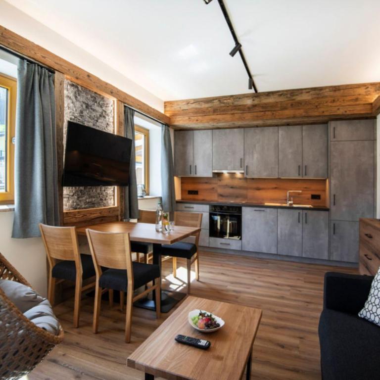 AlpinSpa zur Post Apartment - Bergbahn im Sommer 2026 inklusive - Deluxe Apartment mit 1 Schlafzimmer und Gartenblick - 7