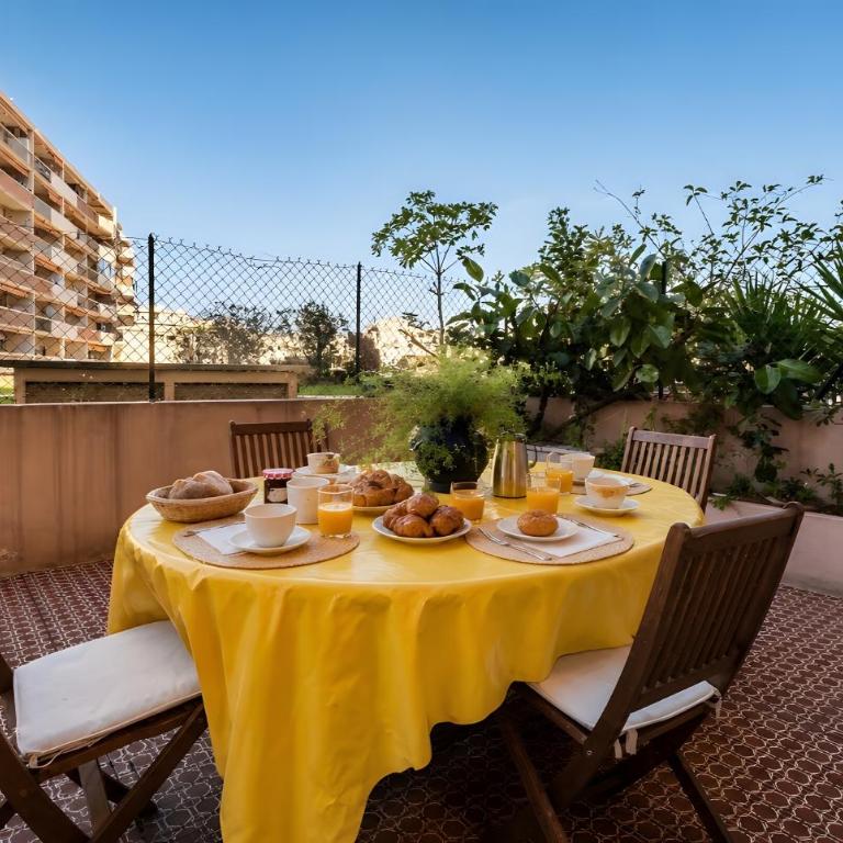 Appartement 4pr terrasse vue jardin - Two-Bedroom Deluxe Apartment with Garden View - 1
