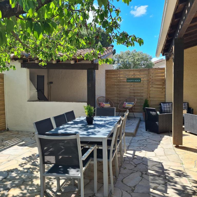 Maison familiale au calme avec parking, jardin et à 3 min de la Cité - Ferienhaus mit 3 Schlafzimmern - 1