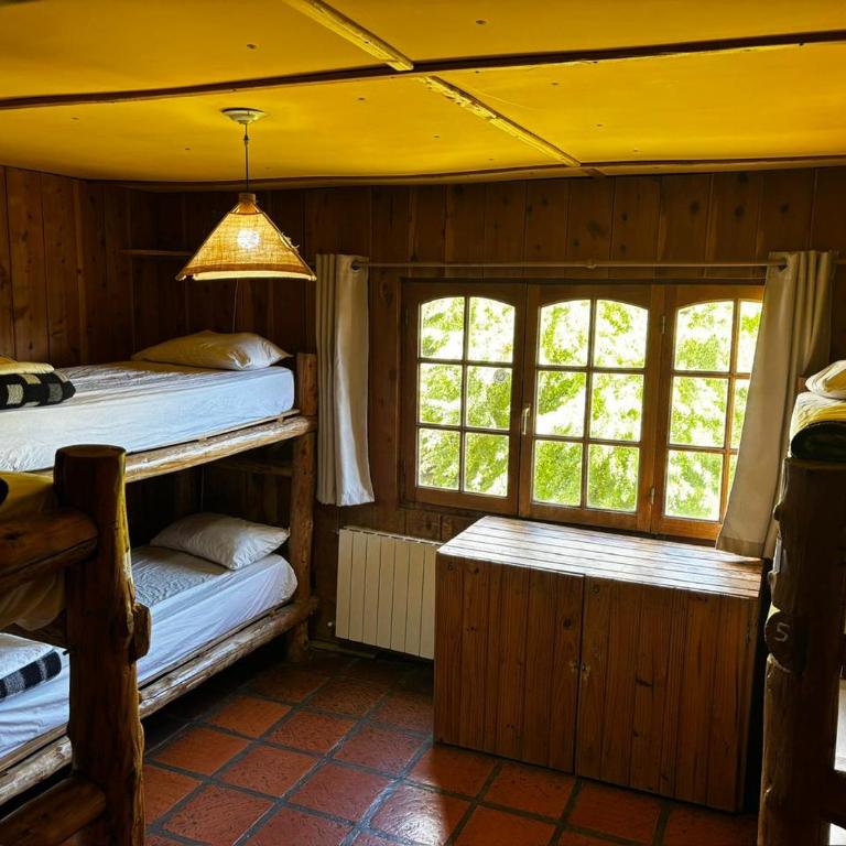 Periko´s Youth Hostel - Cama individual en habitación compartida mixta - 4