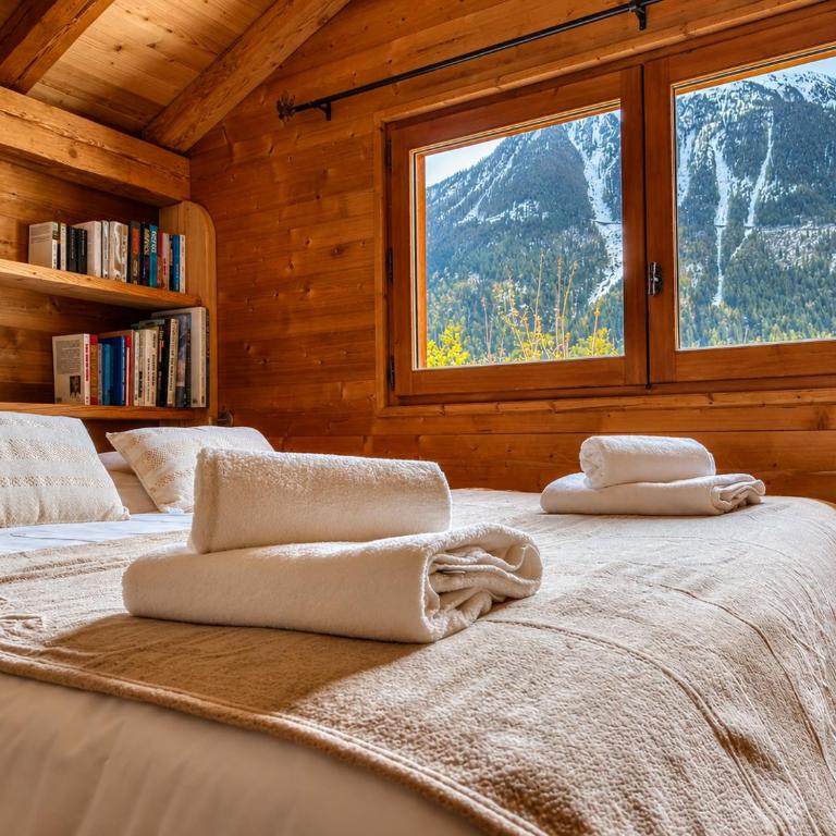 Chalet Spacieux à Chamonix pour 9 – Vue Panoramique Mont-Blanc, Jacuzzi, Jardin & Parking - Chalet - 25