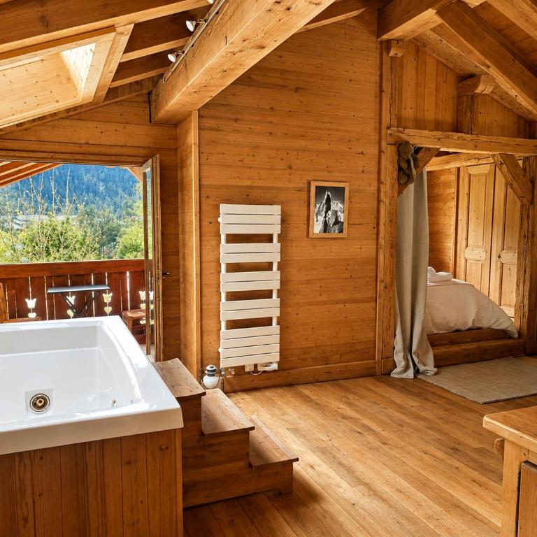Chalet Spacieux à Chamonix pour 9 – Vue Panoramique Mont-Blanc, Jacuzzi, Jardin & Parking - Chalet - 19
