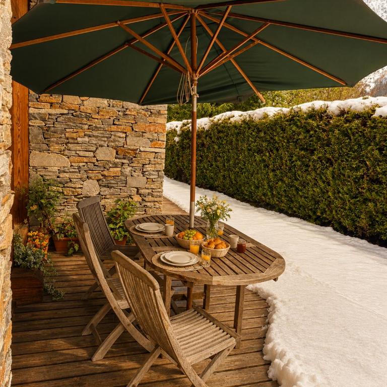 Chalet Spacieux à Chamonix pour 9 – Vue Panoramique Mont-Blanc, Jacuzzi, Jardin & Parking - Chalet - 5