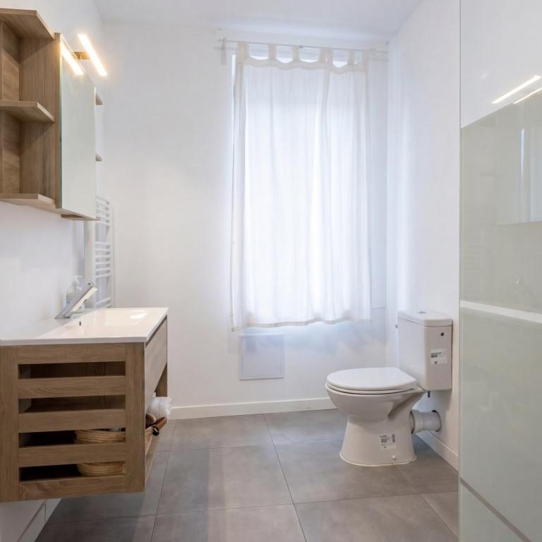 Grand Appartement 2 Chambres Centre Mulhouse - Appartamento con 2 Camere da Letto - 14
