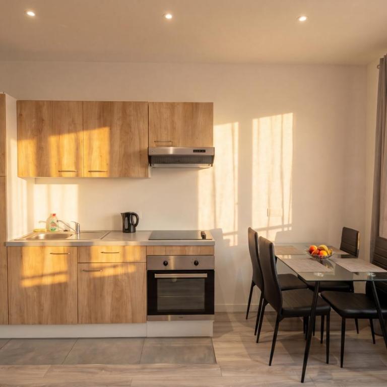 Grand Appartement 2 Chambres Centre Mulhouse - Appartamento con 2 Camere da Letto - 10