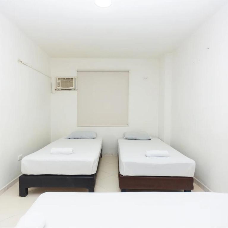 Hotel Villa Real 70 Laureles - Standard Quadruple Room - 4