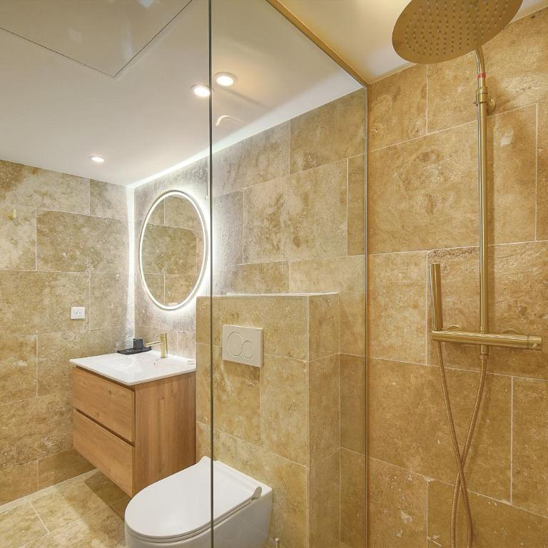 FRGK Private Townhouse HQ Walk to Palais Flexible 2 6 Bedrooms - Deluxe Apartment mit 3 Schlafzimmern - 69