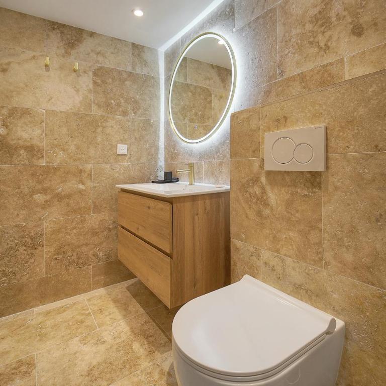 FRGK Private Townhouse HQ Walk to Palais Flexible 2 6 Bedrooms - Deluxe Apartment mit 3 Schlafzimmern - 66