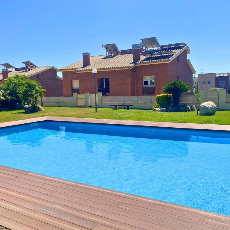 Serenia House - Modern Retreat in Fenals with Pool - Villa - 12