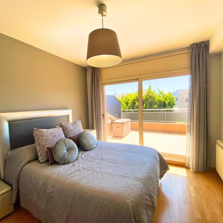 Serenia House - Modern Retreat in Fenals with Pool - Villa - 36