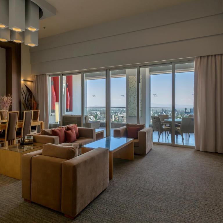 Riu Plaza Guadalajara - Paquete Presidential Suite “ De Guadalajara al Cielo” - 4
