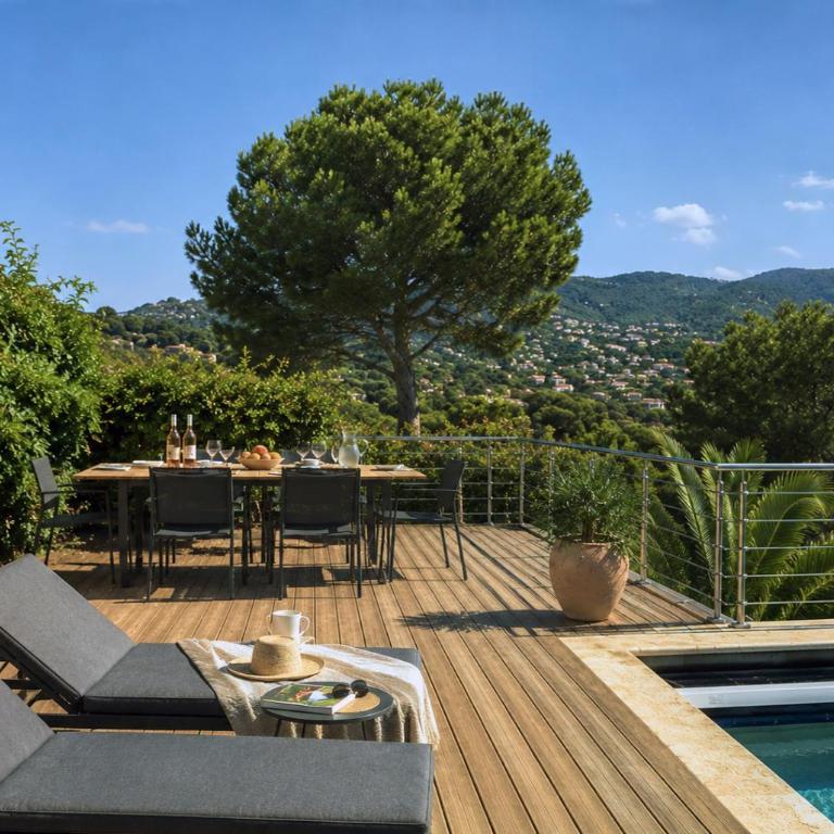Villa Bellevue, magnifique vue mer! Piscine chauffée, à10 mns de la plage et du centre! - Villa - 3