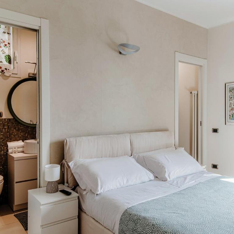 Magic Lake -Downtown Como - Two-Bedroom Apartment - 19