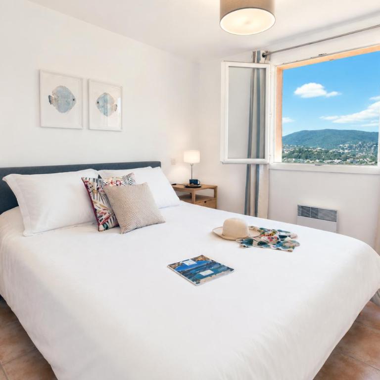 Villa Bellevue, magnifique vue mer! Piscine chauffée, à10 mns de la plage et du centre! - Villa - 19