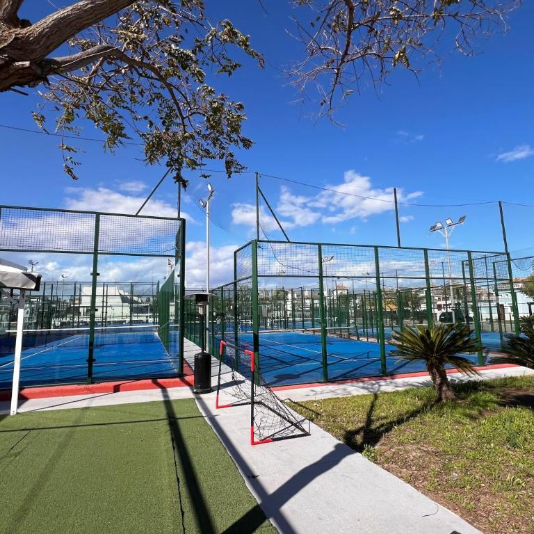Chic Modern Villa With Heated Pool & Scenic Views - Villa de 3 dormitorios - 2