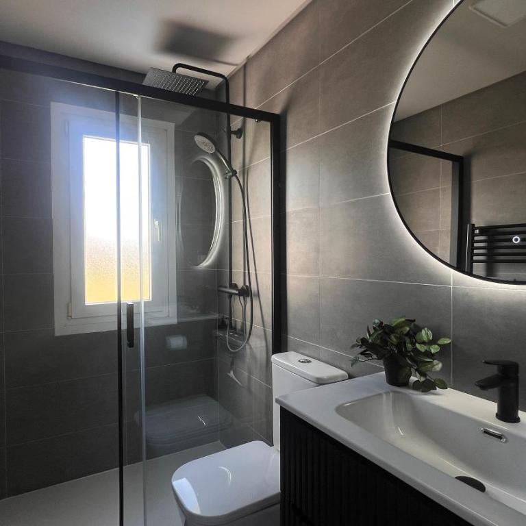 Chic Modern Villa With Heated Pool & Scenic Views - Villa de 3 dormitorios - 4