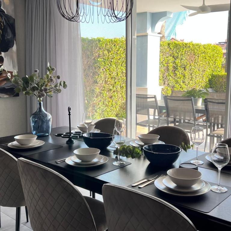 Chic Modern Villa With Heated Pool & Scenic Views - Villa de 3 dormitorios - 16