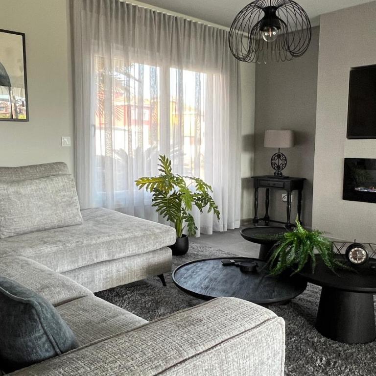 Chic Modern Villa With Heated Pool & Scenic Views - Villa de 3 dormitorios - 19