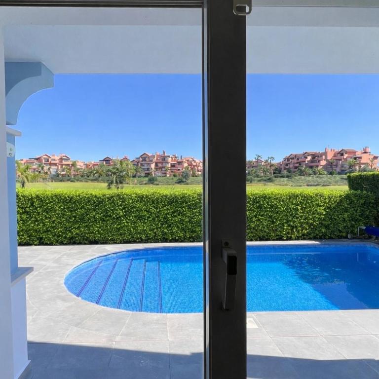 Chic Modern Villa With Heated Pool & Scenic Views - Villa de 3 dormitorios - 24
