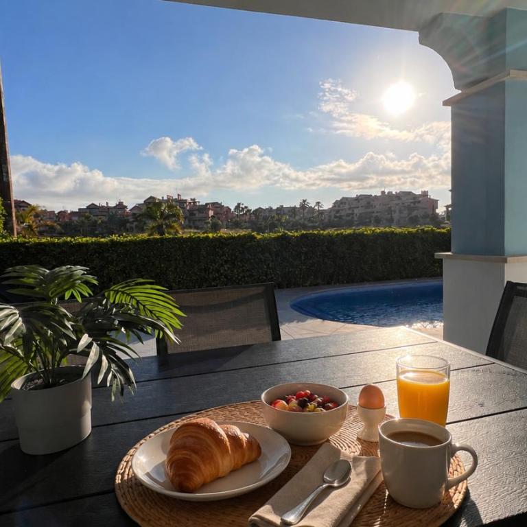 Chic Modern Villa With Heated Pool & Scenic Views - Villa de 3 dormitorios - 34
