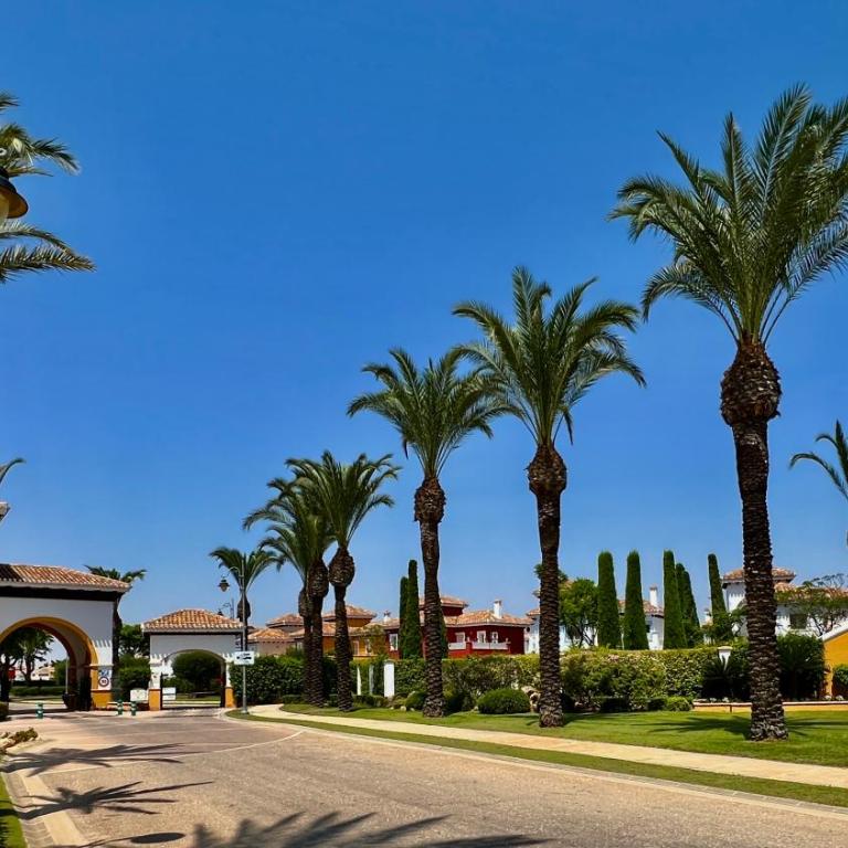 Chic Modern Villa With Heated Pool & Scenic Views - Villa de 3 dormitorios - 44