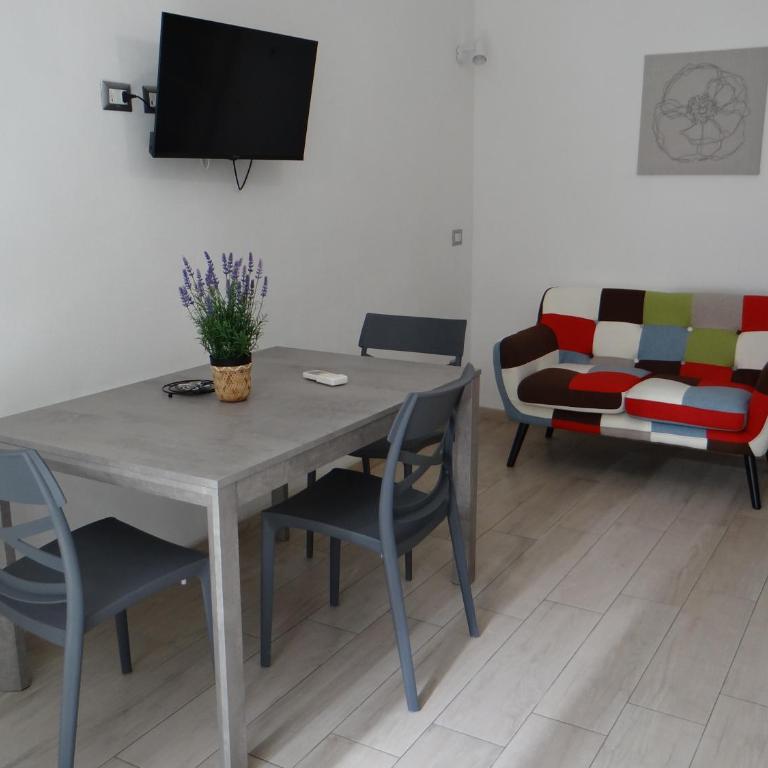 Casa Cinzia con giardino - Appartamento con 2 Camere da Letto - 13