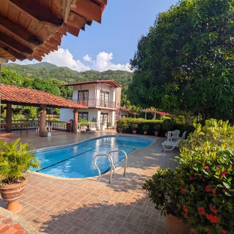 Villa Jardín Con piscina y jacuzzi - Casa de 4 dormitorios - 1