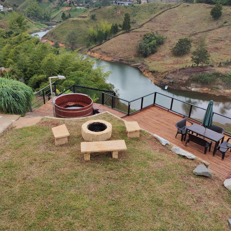 Villa con jacuzzi y vista al lago - Three-Bedroom Villa - 1
