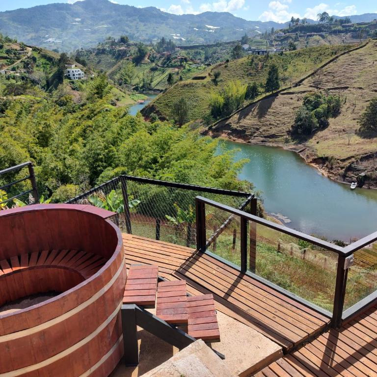 Villa con jacuzzi y vista al lago - Three-Bedroom Villa - 27