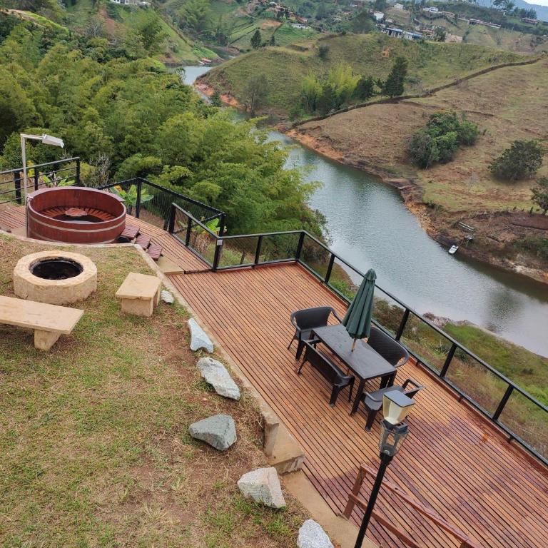 Villa con jacuzzi y vista al lago - Three-Bedroom Villa - 28