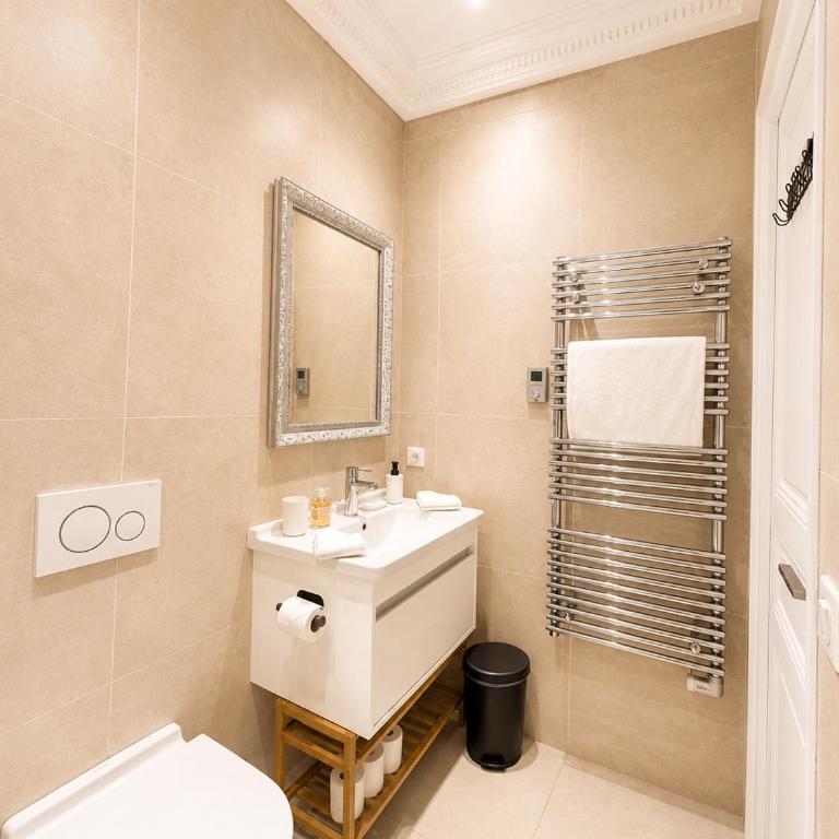 PORT DE NICE - 2 Pièces avec JARDIN - 4 Personnes - Appartement 1 Chambre - Vue sur Jardin - 28