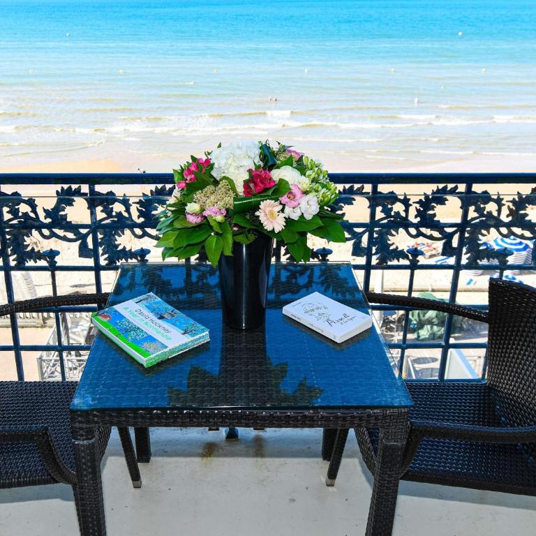Le Grand Hotel de Cabourg - MGallery Collection - Chambre Double Deluxe avec Balcon - Vue sur Mer - 11