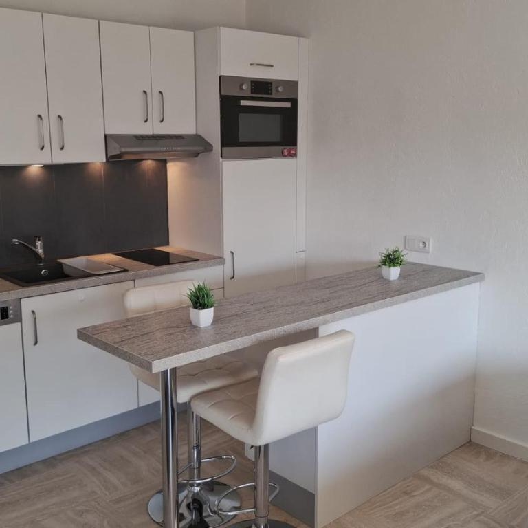 Marina Beach 6 people,Private Parking Amazing Sea view WIFI 7th floor, AC - One-Bedroom Apartment - 22