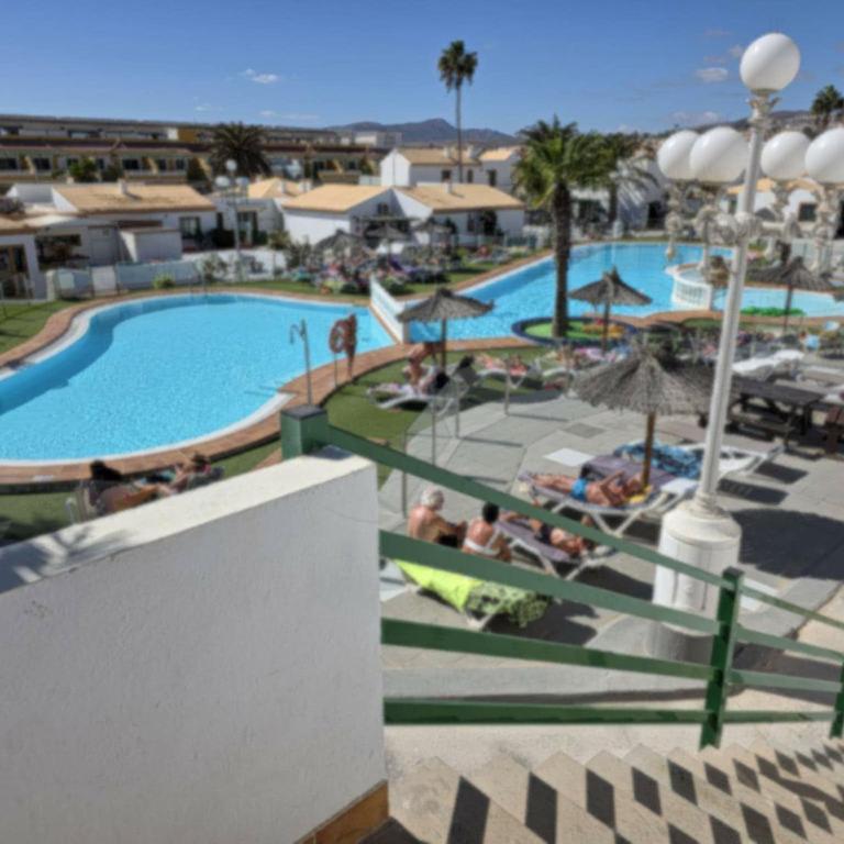 Rosy Puerta del Sol - Two-Bedroom Apartment - 9