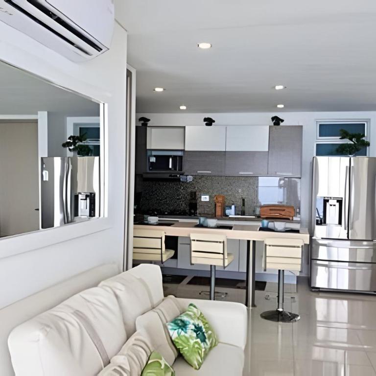 PHENOMENAL 2 Bedroom Suite with oceanview balcony! - Two-Bedroom Apartment - 19