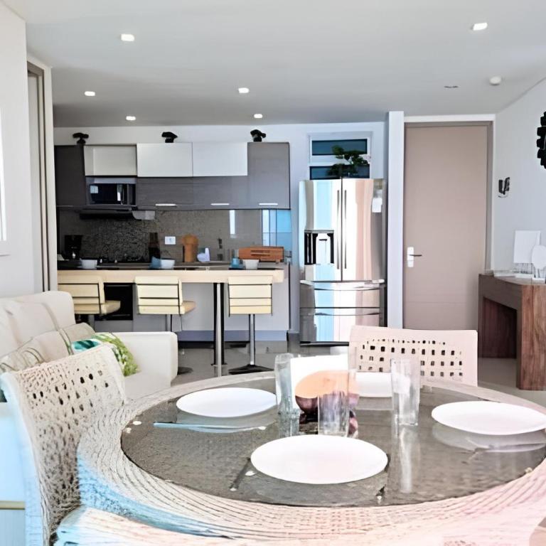 PHENOMENAL 2 Bedroom Suite with oceanview balcony! - Two-Bedroom Apartment - 28