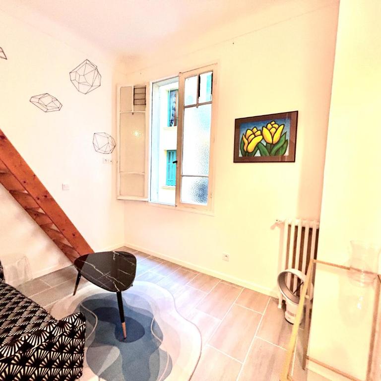 Studio Mezzanine Rénové - Centre Nice, 3 min Gare - Appartement 1 Chambre - 8