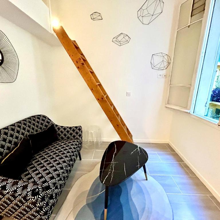 Studio Mezzanine Rénové - Centre Nice, 3 min Gare - Appartement 1 Chambre - 9