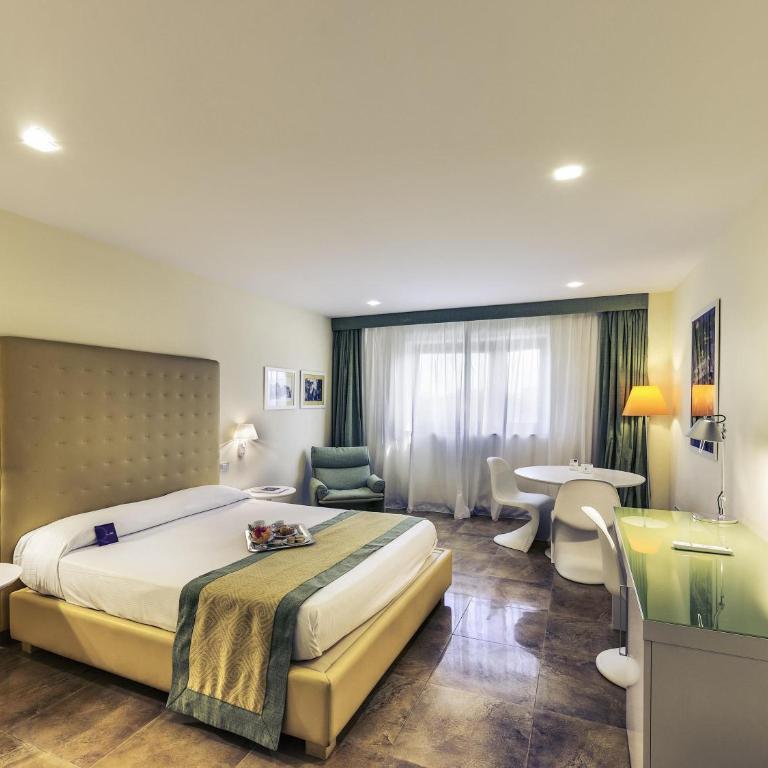 Mercure Villa Romanazzi Carducci Bari - Camera Deluxe - 2
