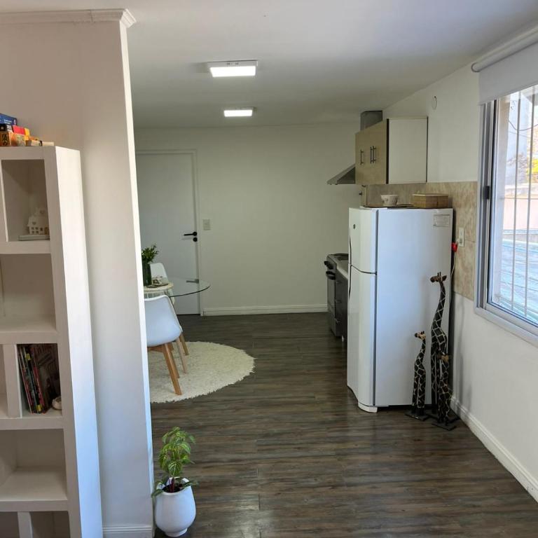 Monoambiente Lavalle Lujan - Apartamento de 1 dormitorio - 2