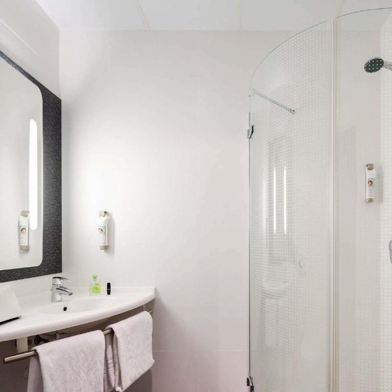 Ibis Sevilla - Habitación Doble con cama supletoria - 3