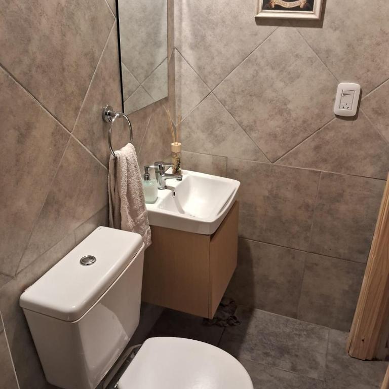 Cabaña con costa de arroyo - Four-Bedroom House - 8