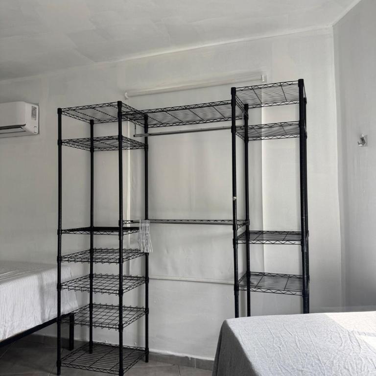 Apartment with memory foam beds AC And Wi-Fi - One-Bedroom Apartment - 5
