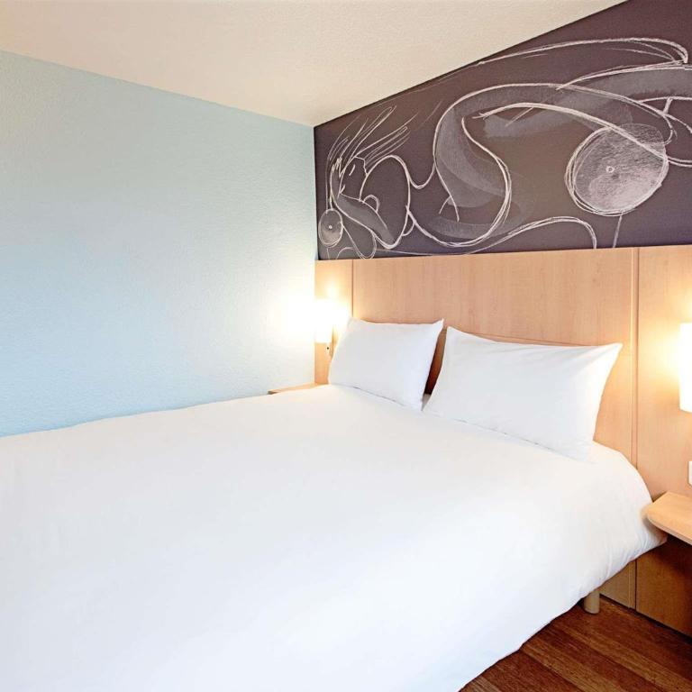Ibis Barcelona Meridiana - Standard Double Room - 1