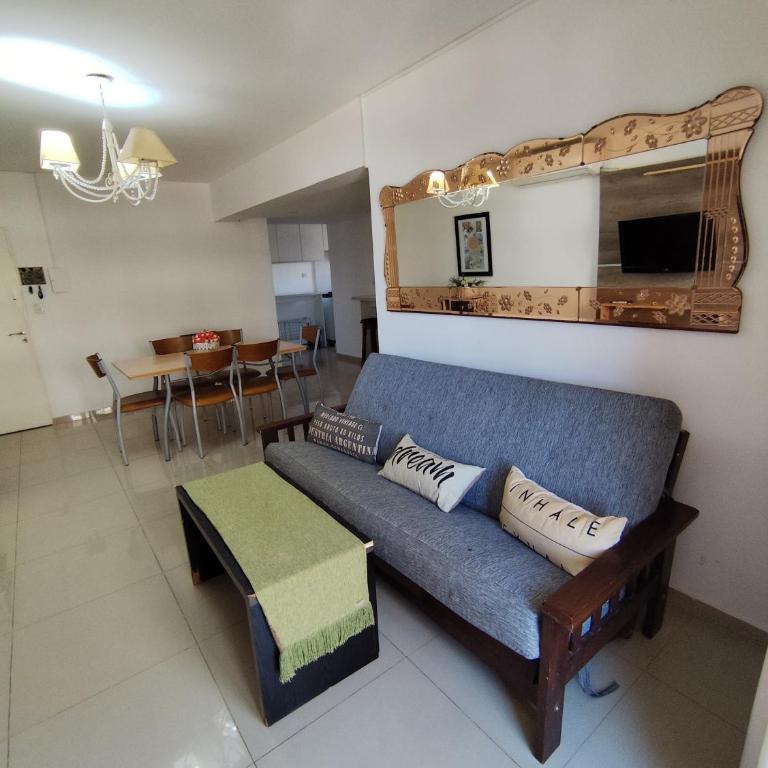 Depto céntrico de 3 habitaciones y cochera - Apartamento de 3 dormitorios - 1