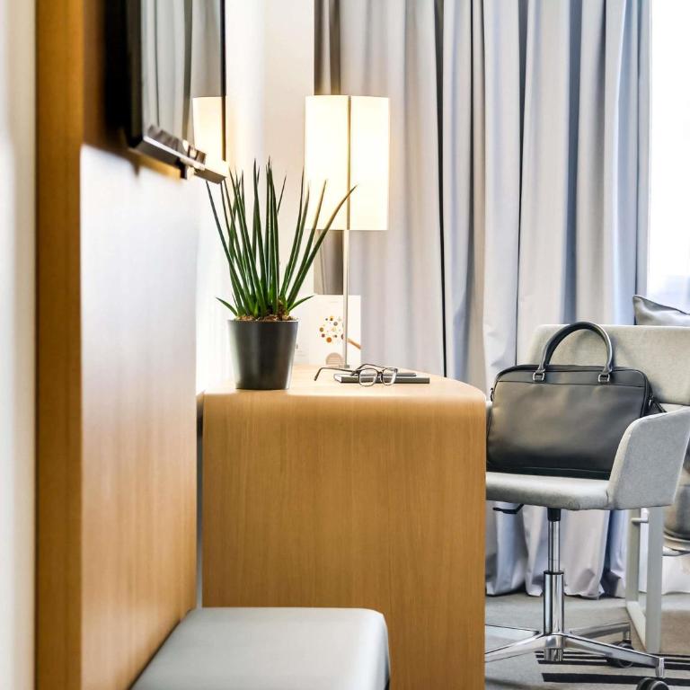 Novotel Paris Centre Gare Montparnasse - Chambre Double avec 1 Lit Double et 1 Canapé-Lit Double - 3