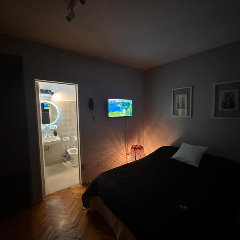 Monoambiente muy luminoso 2 cuadras Plaza de Mayo. - Apartamento de 1 dormitorio - 12