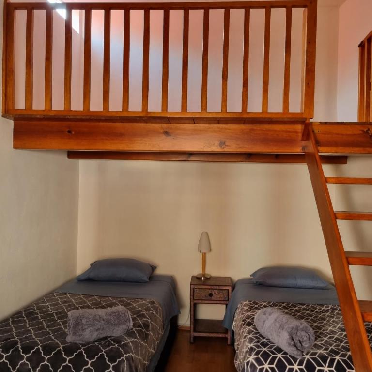 Bello departamento independiente, en casa con jardín - Two-Bedroom Apartment - 10