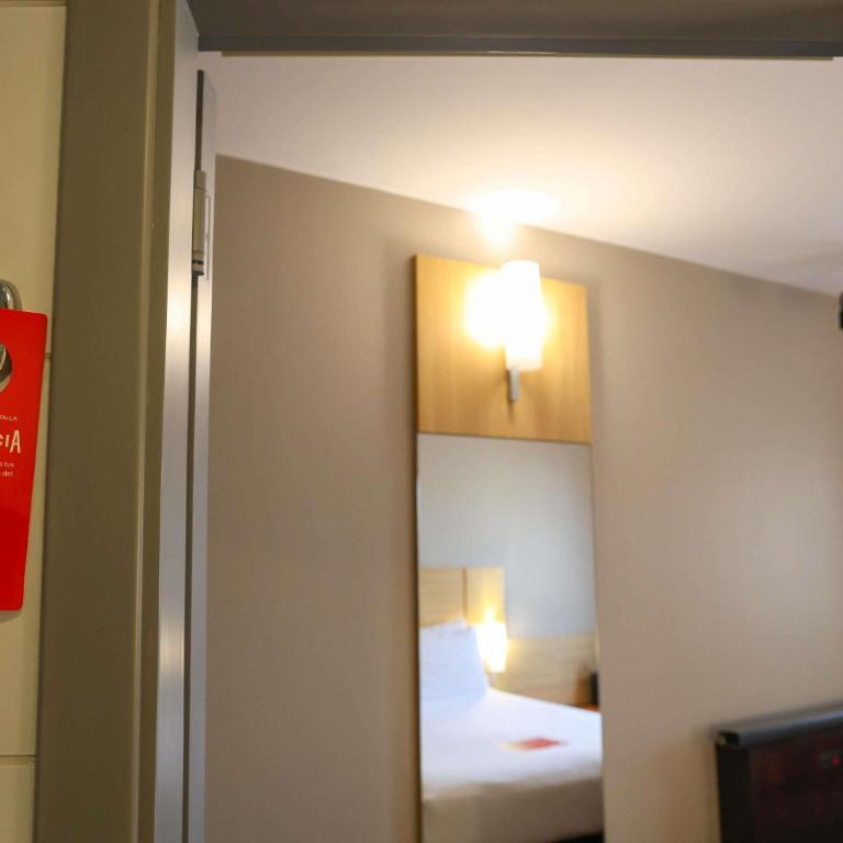 ibis Lima Larco Miraflores - Habitación Superior Plug and Play - 1 cama grande - 1
